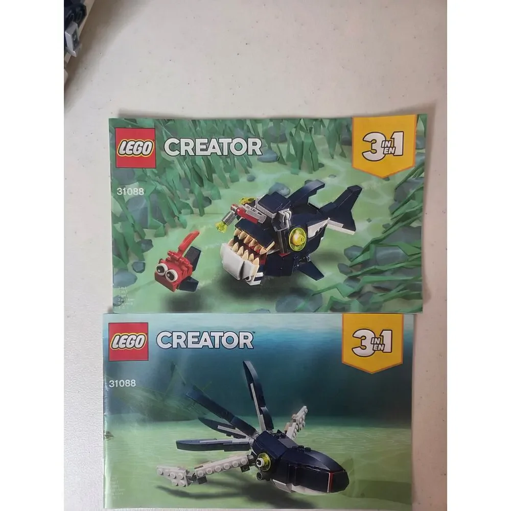 Lego 2018 Creator 3 in 1 31088 Deep Sea Creatures Angler Fish Build